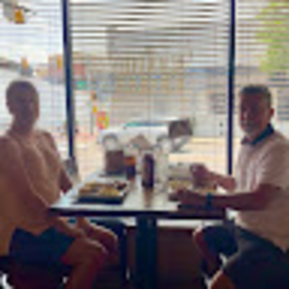Meet your Posher, Leslie